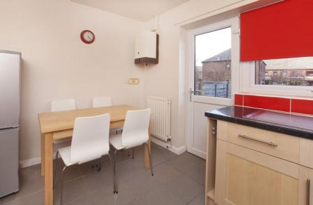 2 bedroom Terraced House to let in Fewster Way, York, YO10