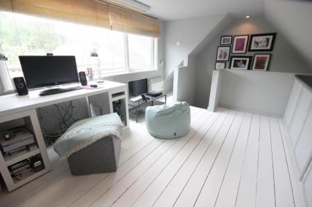 5 bedroom Detached house to let in Chantry Grove, Poppleton, York, YO26