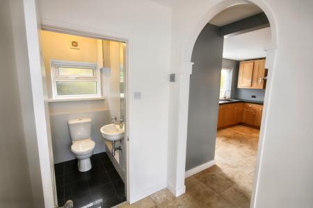 5 bedroom Detached house to let in Chantry Grove, Poppleton, York, YO26