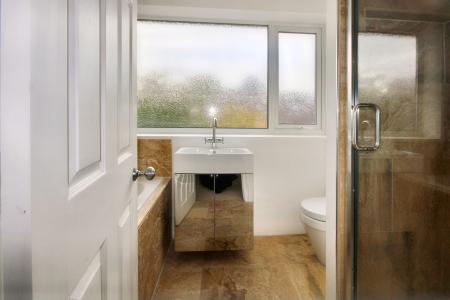 5 bedroom Detached house to let in Chantry Grove, Poppleton, York, YO26