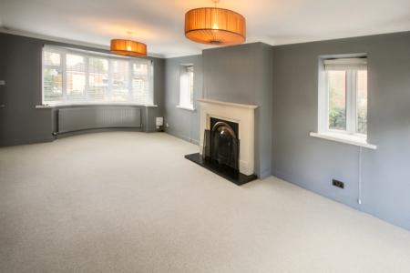 5 bedroom Detached house to let in Chantry Grove, Poppleton, York, YO26