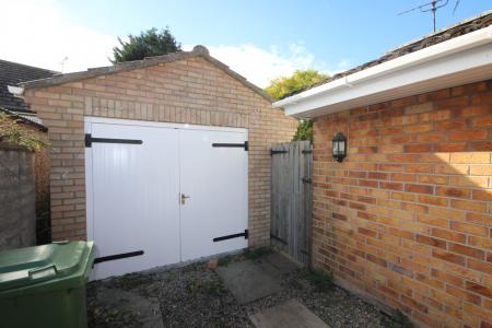 2 bedroom Bungalow to let in The Cranbrooks, Wheldrake, York, YO19