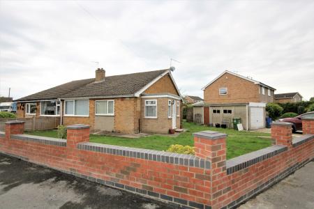 3 bedroom Bungalow to let in Corner Close, York, YO32
