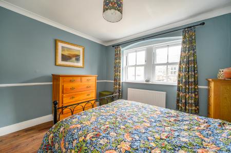 3 bedroom Terraced House for sale in Football, Yeadon, LS19