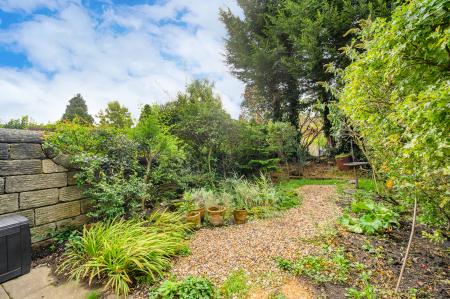 3 bedroom Terraced House for sale in Football, Yeadon, LS19