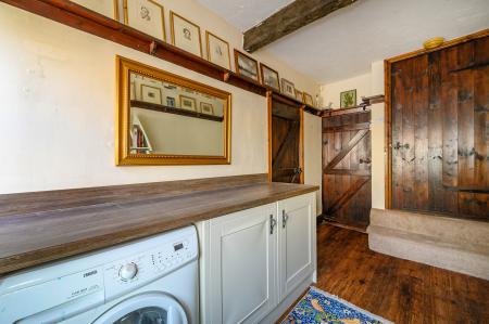 3 bedroom Terraced House for sale in Football, Yeadon, LS19