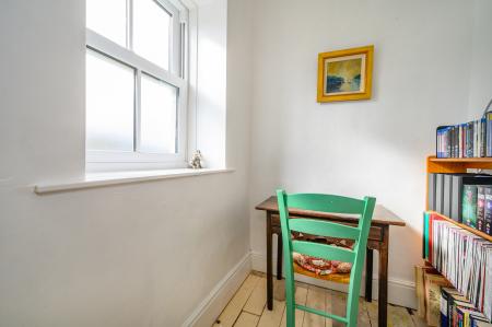 3 bedroom Terraced House for sale in Football, Yeadon, LS19