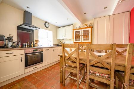 3 bedroom Terraced House for sale in Football, Yeadon, LS19