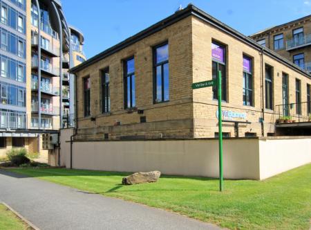2 bedroom Flat for sale in Salts Mill Road, Shipley, Bradford, BD17