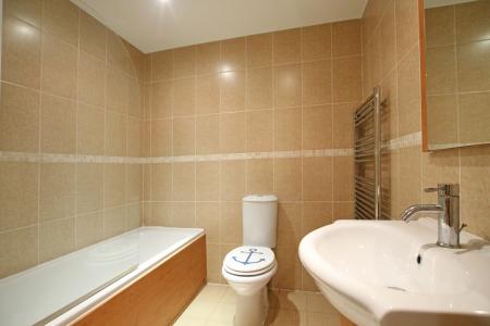 2 bedroom Flat for sale in Salts Mill Road, Shipley, Bradford, BD17