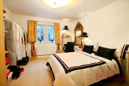 2 bedroom Apartment for sale in The Hollies, Pool In Wharfedale, Otley, Leeds, LS21