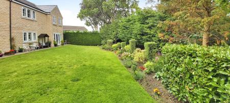 2 bedroom Apartment for sale in The Hollies, Pool In Wharfedale, Otley, Leeds, LS21