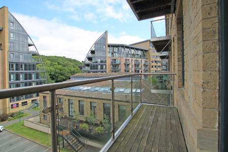 2 bedroom Flat for sale in Victoria Mills, Salts Mill Road, Shipley, Bradford, BD17