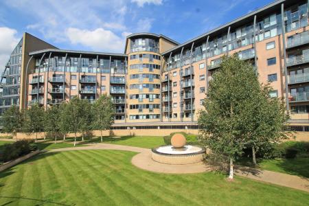 1 bedroom Flat for sale in Victoria Mills, Salts Mill Road, Shipley, Bradford, BD17