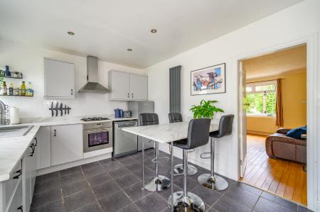 3 bedroom End of terrace house for sale in West Park, West Yorkshire, Guiseley, LS20