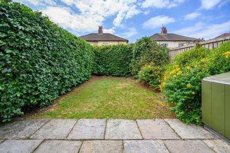 3 bedroom End of terrace house for sale in West Park, West Yorkshire, Guiseley, LS20