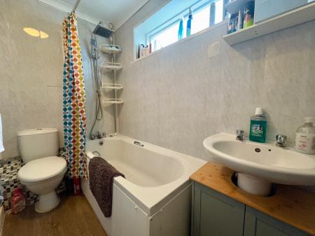 1 bedroom Flat for sale in Bradford Road, West Yorkshire, Shipley, BD18