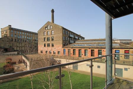 1 bedroom Flat to let in Salts Mill Road, Shipley, Bradford, BD17