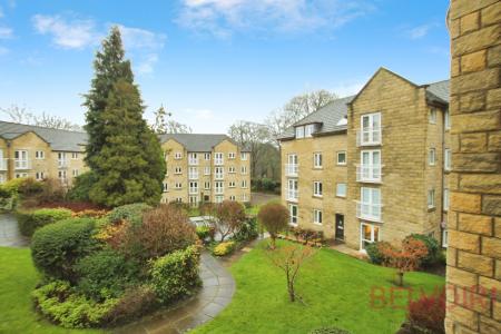 2 bedroom Flat for sale in Sutton Court, West Yorkshire, Bingley, BD16