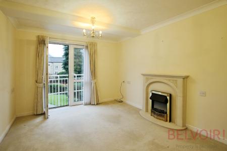2 bedroom Flat for sale in Sutton Court, West Yorkshire, Bingley, BD16