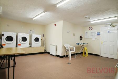 2 bedroom Flat for sale in Sutton Court, West Yorkshire, Bingley, BD16