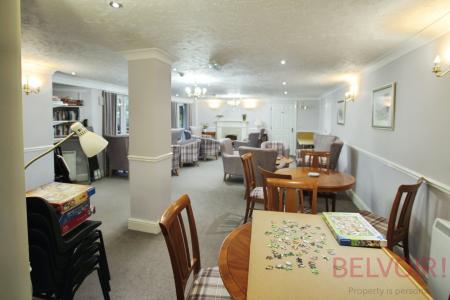 2 bedroom Flat for sale in Sutton Court, West Yorkshire, Bingley, BD16