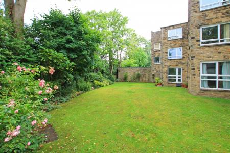 1 bedroom Flat to let in Marlowe Court, Renton Drive, Guiseley, Leeds, LS20