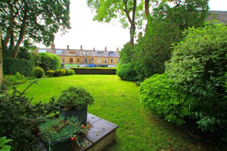 1 bedroom Flat to let in Marlowe Court, Renton Drive, Guiseley, Leeds, LS20