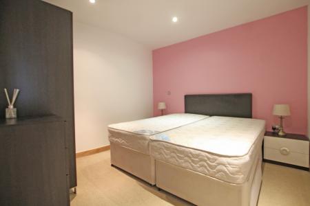 1 bedroom Studio flat to let in Salts Mill Road, West Yorkshire, Shipley, BD17