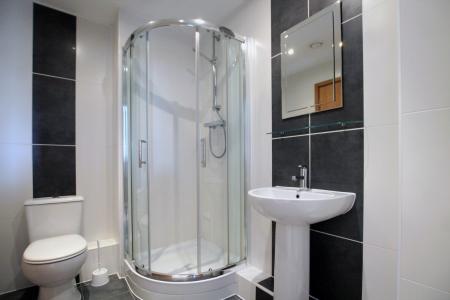 2 bedroom Flat to let in Salts Mill Road, Shipley, Bradford, BD17