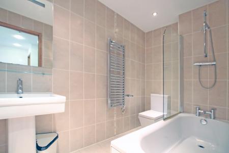 2 bedroom Flat to let in Salts Mill Road, Shipley, Bradford, BD17