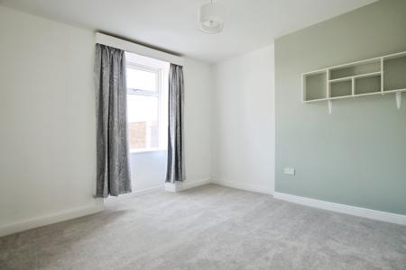 2 bedroom Semi-detached house to let in Bradford Road, Bingley, Bradford, BD16