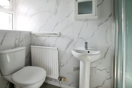 2 bedroom Semi-detached house to let in Bradford Road, Bingley, Bradford, BD16