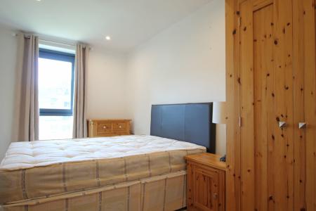 2 bedroom Flat to let in Salts Mill Road, Shipley, Bradford, BD17