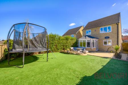 3 bedroom Detached house for sale in Laceby Close, West Yorkshire, Bradford, BD10