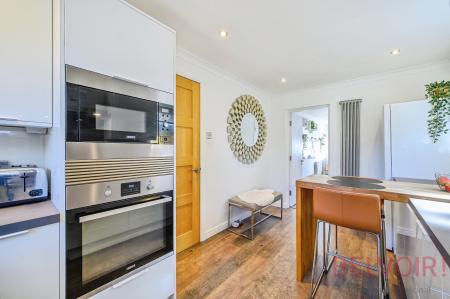 3 bedroom Detached house for sale in Laceby Close, West Yorkshire, Bradford, BD10