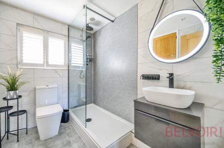 3 bedroom Detached house for sale in Laceby Close, West Yorkshire, Bradford, BD10