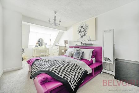 3 bedroom Detached house for sale in Laceby Close, West Yorkshire, Bradford, BD10