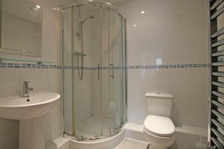 2 bedroom Flat to let in Salts Mill Road, Shipley, Bradford, BD17