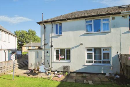 3 bedroom Semi-detached house to let in Raynel Drive, Cookridge, Leeds, LS16