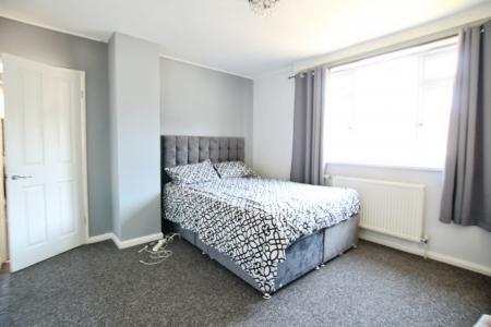 3 bedroom Semi-detached house to let in Raynel Drive, Cookridge, Leeds, LS16