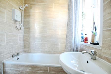 3 bedroom Semi-detached house to let in Raynel Drive, Cookridge, Leeds, LS16