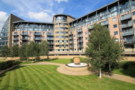2 bedroom Flat to let in Salts Mill Road, West Yorkshire, Shipley, BD17