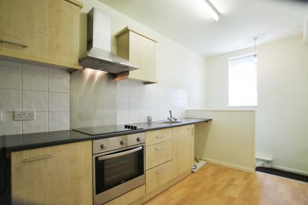 1 bedroom Flat to let in Round Wood Avenue, Baildon, Bradford, BD17