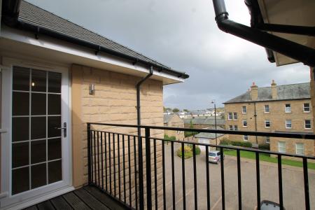 2 bedroom Flat to let in Norwood Drive, Menston, Ilkley, LS29