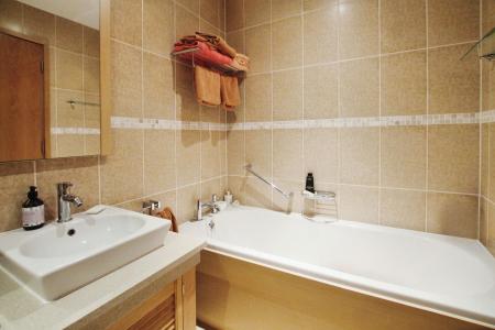 2 bedroom Apartment to let in Salts Mill Road, West Yorkshire, Shipley, BD17