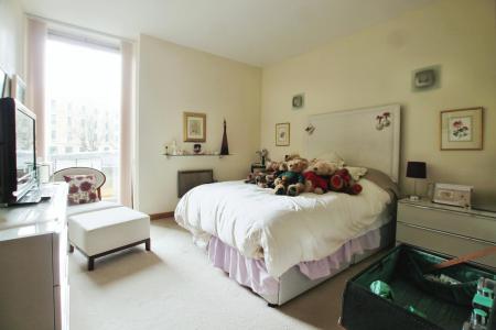 2 bedroom Apartment to let in Salts Mill Road, West Yorkshire, Shipley, BD17