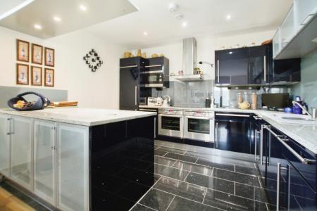 2 bedroom Apartment to let in Salts Mill Road, West Yorkshire, Shipley, BD17