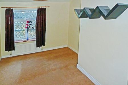 1 bedroom Terraced House for sale in East Parade, Baildon, Bradford, BD17