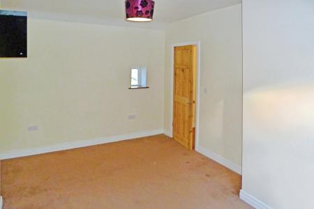 1 bedroom Terraced House for sale in East Parade, Baildon, Bradford, BD17